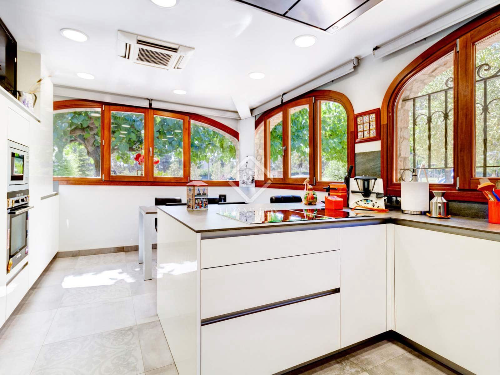 11 soveværelse Finca/Landehus til salg i Valls med swimmingpool garage - € 1.295.000 (Ref: 6389086)