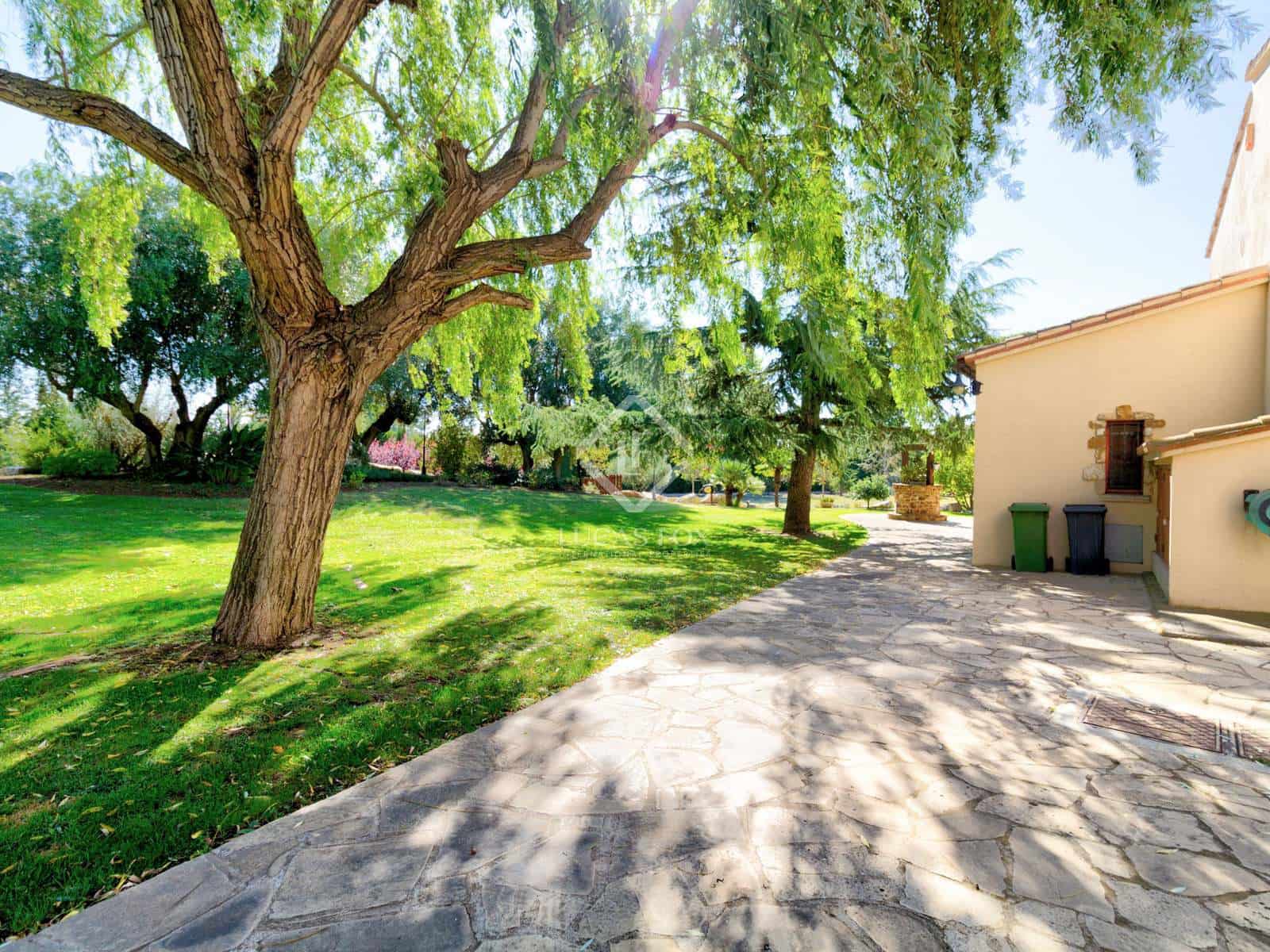 11 soveværelse Finca/Landehus til salg i Valls med swimmingpool garage - € 1.295.000 (Ref: 6389086)