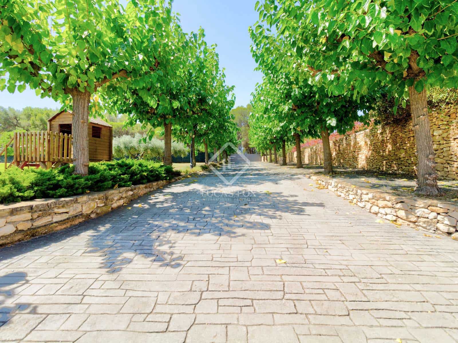 11 soveværelse Finca/Landehus til salg i Valls med swimmingpool garage - € 1.295.000 (Ref: 6389086)