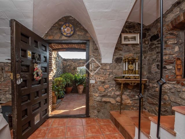 3 bedroom Villa for sale in Calonge i Sant Antoni with garage - € 450,000 (Ref: 6583370)