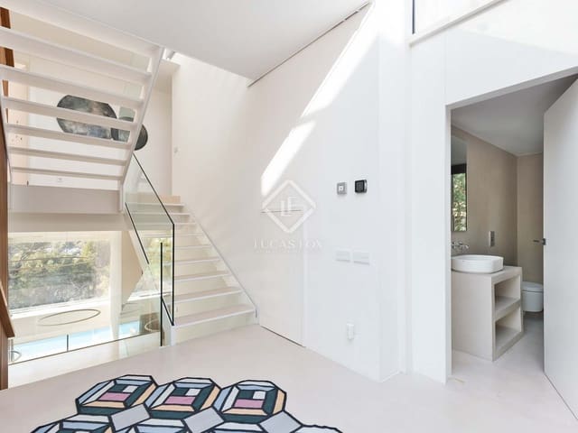 6 bedroom Villa for sale in Castelldefels with pool garage - € 3,600,000 (Ref: 6586055)