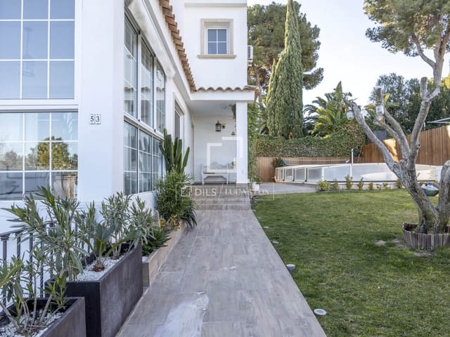 4 sypialnia Willa na sprzedaż w La Cañada, Paterna z basenem garażem - 730 000 € (Ref: 6586067)