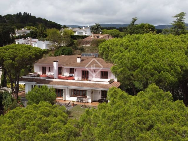 5 slaapkamer Villa te koop in Sant Cebrià de Vallalta met garage - € 1.000.000 (Ref: 6588340)