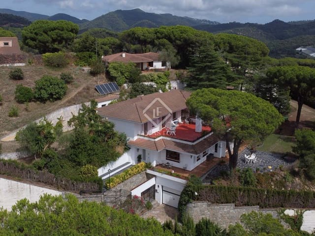 5 slaapkamer Villa te koop in Sant Cebrià de Vallalta met garage - € 1.000.000 (Ref: 6588340)