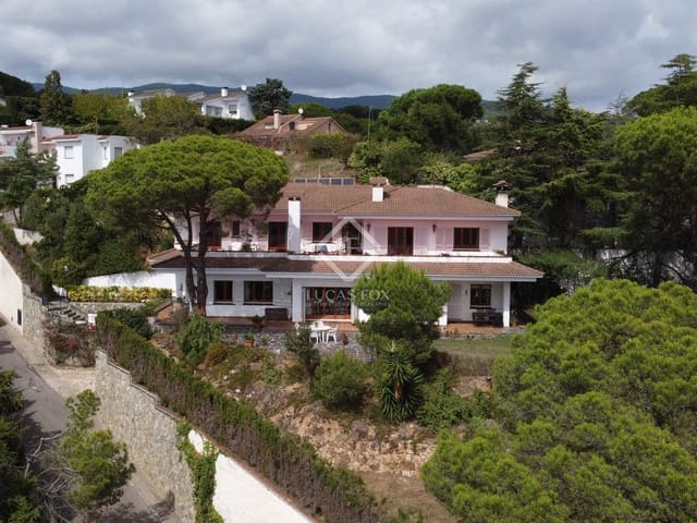 5 slaapkamer Villa te koop in Sant Cebrià de Vallalta met garage - € 1.000.000 (Ref: 6588340)