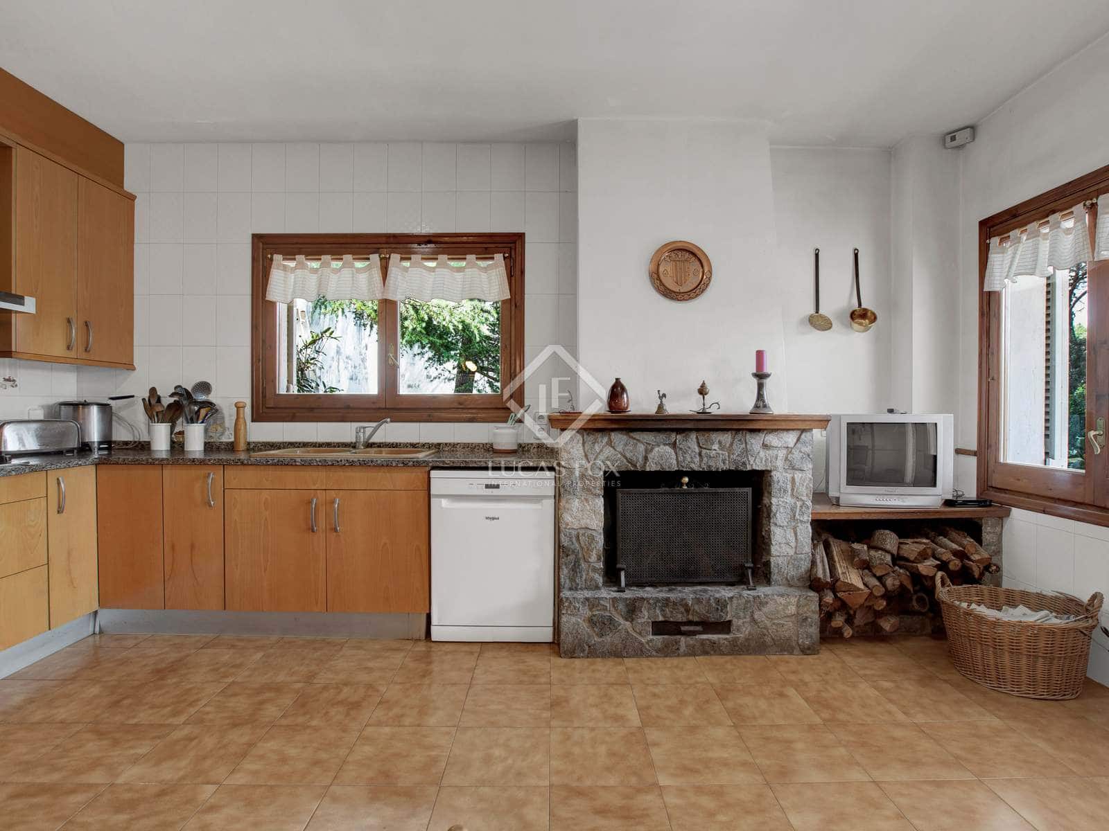 5 slaapkamer Villa te koop in Sant Cebria de Vallalta met garage - € 1.000.000 (Ref: 6588340)