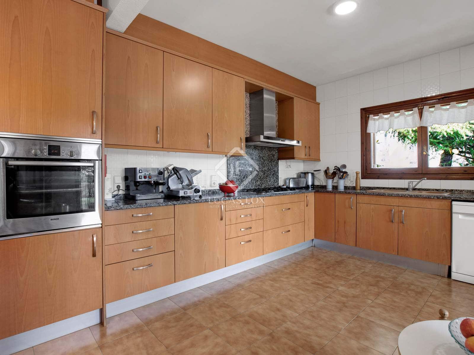 5 slaapkamer Villa te koop in Sant Cebria de Vallalta met garage - € 1.000.000 (Ref: 6588340)