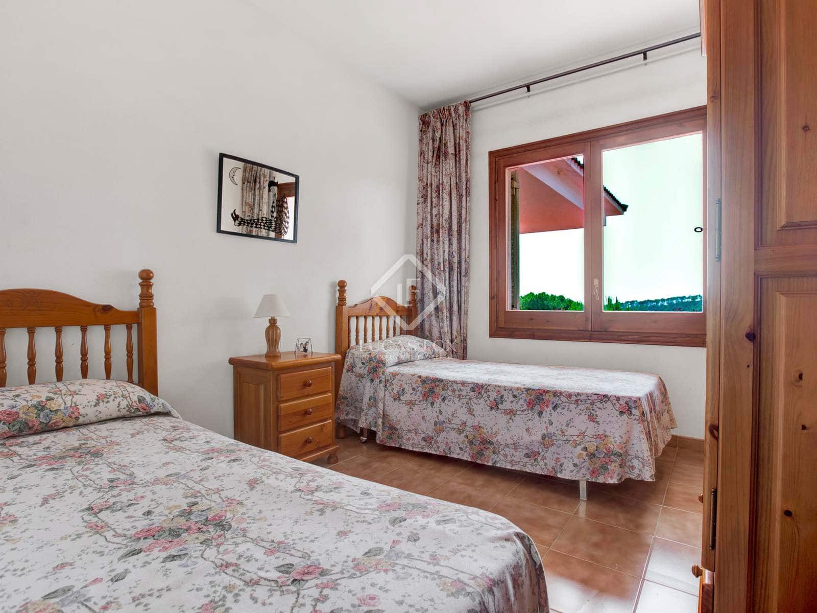 5 slaapkamer Villa te koop in Sant Cebria de Vallalta met garage - € 1.000.000 (Ref: 6588340)