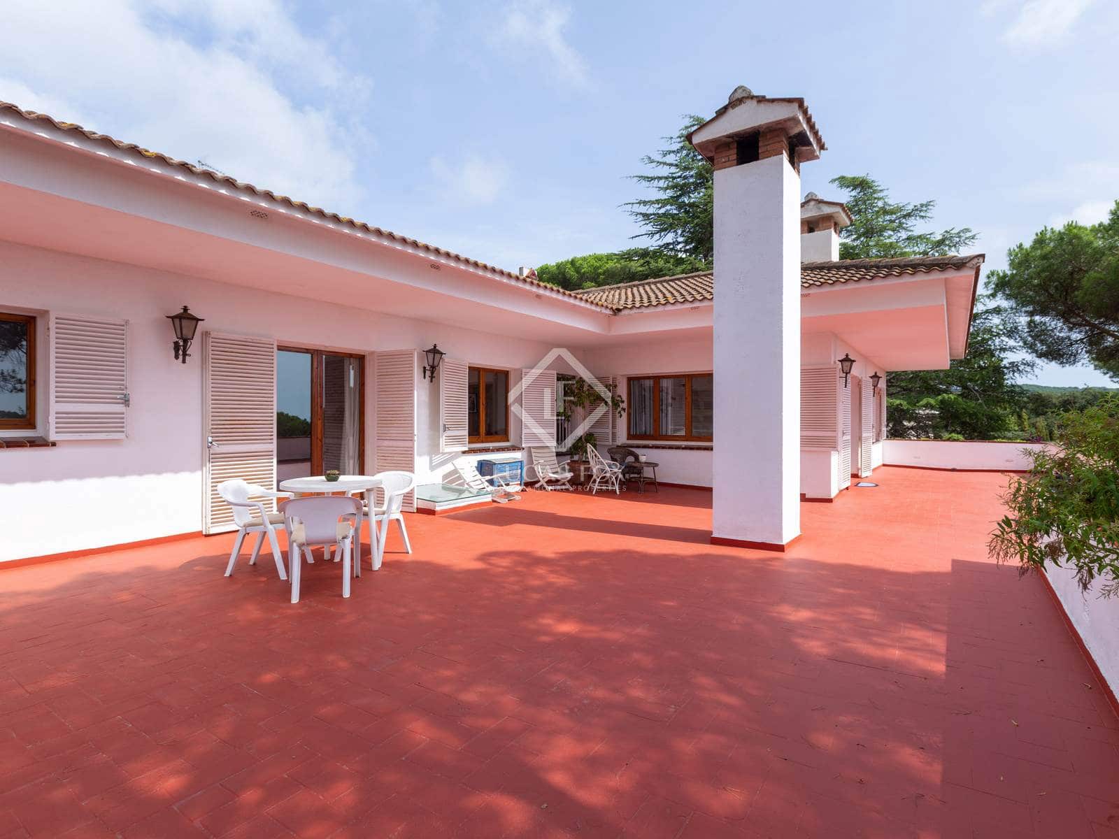 5 slaapkamer Villa te koop in Sant Cebria de Vallalta met garage - € 1.000.000 (Ref: 6588340)