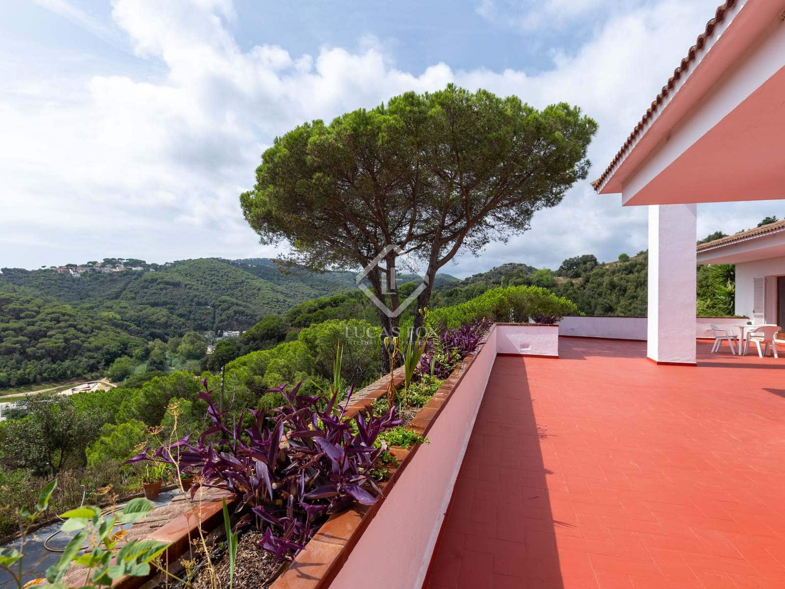 5 slaapkamer Villa te koop in Sant Cebria de Vallalta met garage - € 1.000.000 (Ref: 6588340)