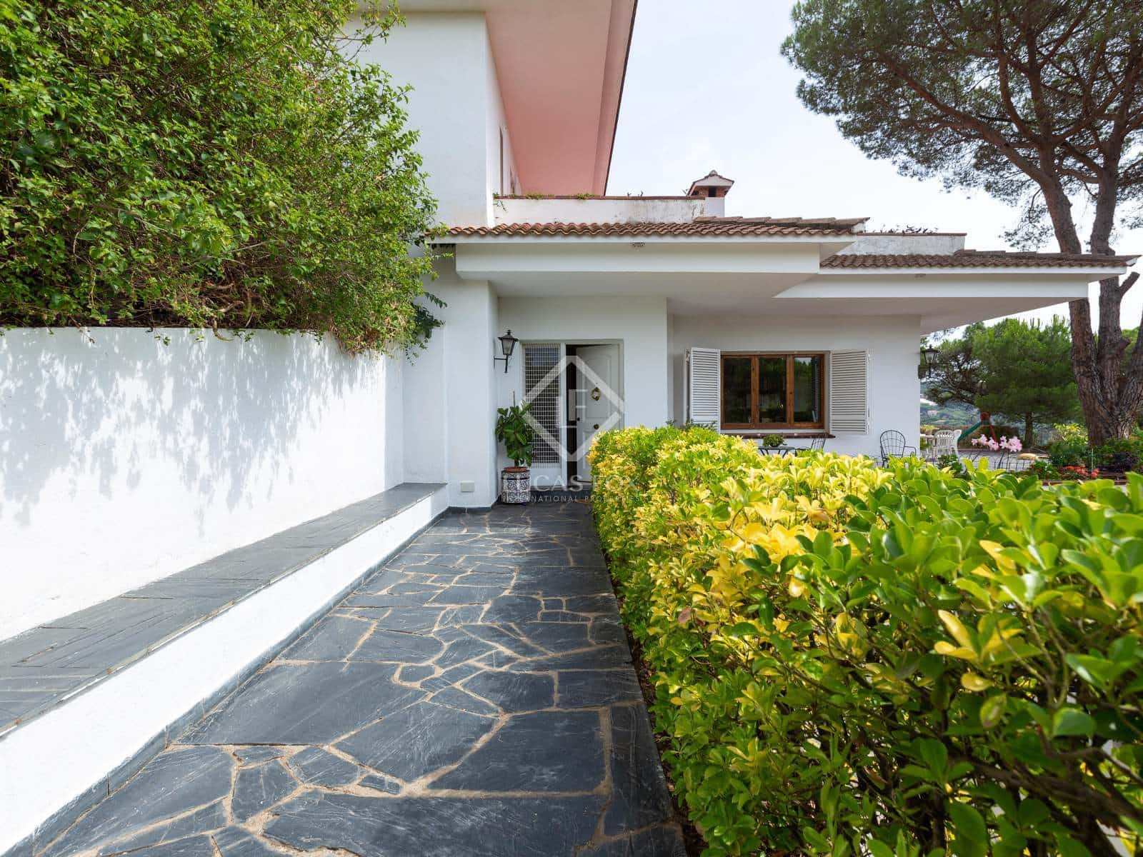 5 slaapkamer Villa te koop in Sant Cebria de Vallalta met garage - € 1.000.000 (Ref: 6588340)