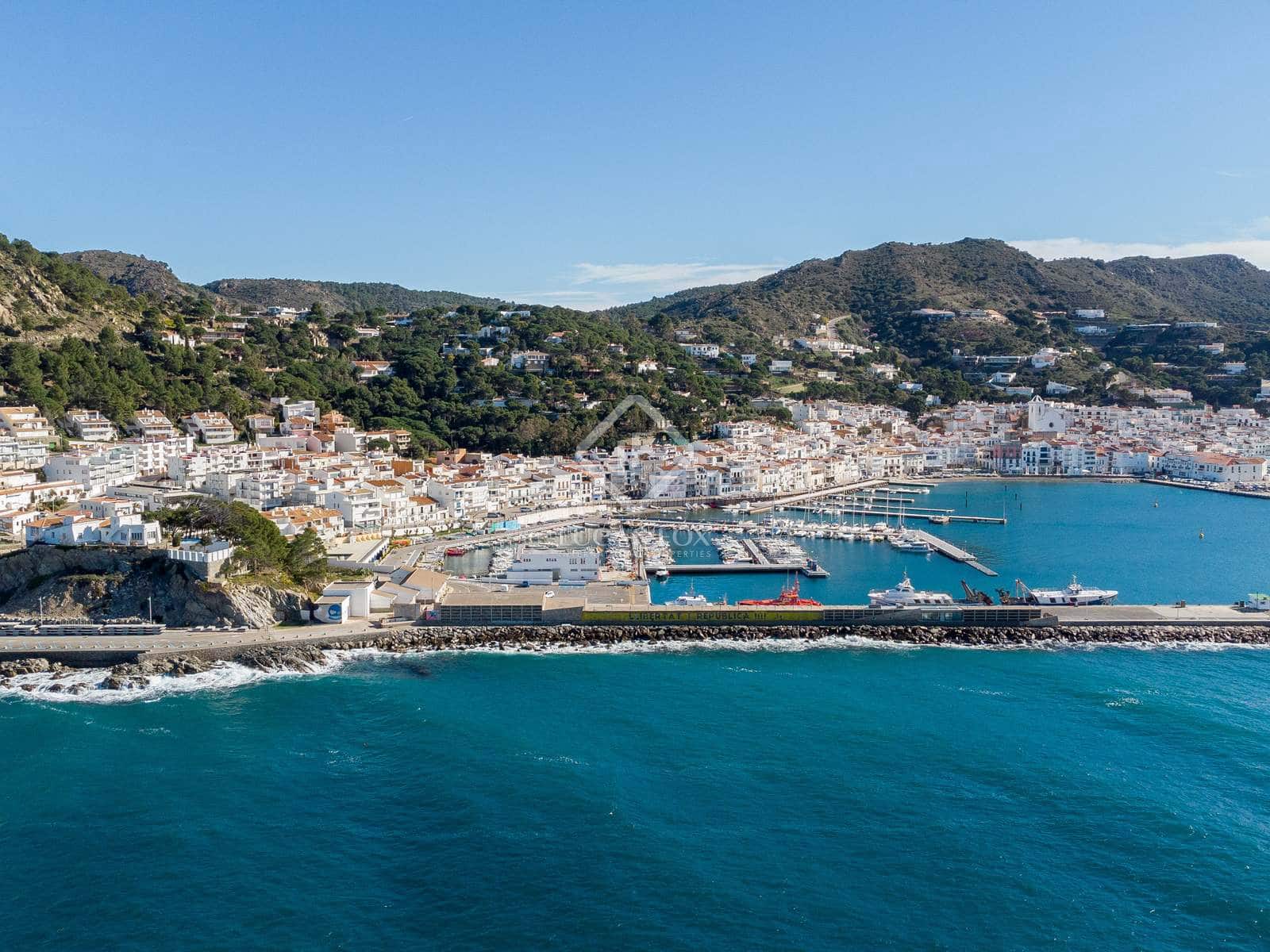 6 quarto Moradia para venda em El Port de la Selva com piscina garagem - 3 900 000 € (Ref: 6633744)