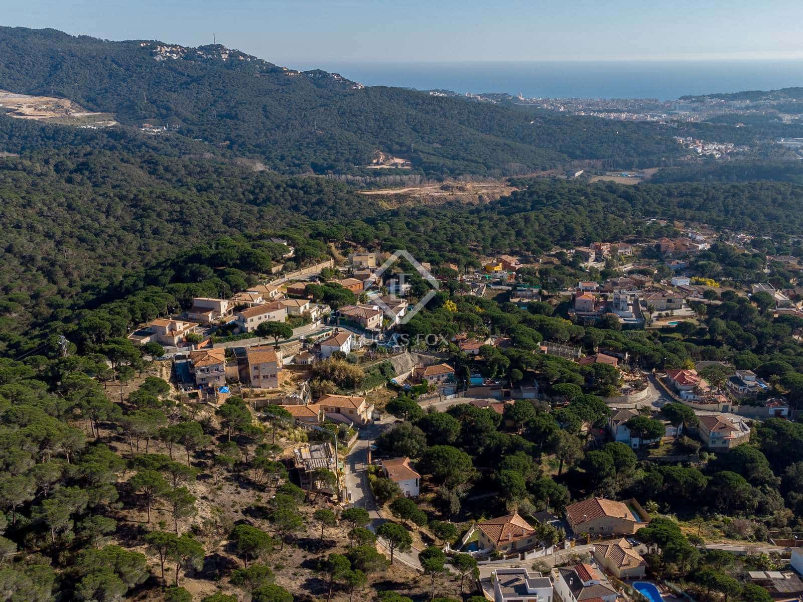 4 slaapkamer Villa te koop in Lloret de Mar met zwembad garage - € 869.500 (Ref: 6651426)