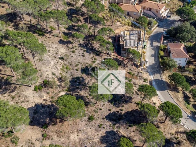 4 slaapkamer Villa te koop in Lloret de Mar met zwembad garage - € 869.500 (Ref: 6651426)