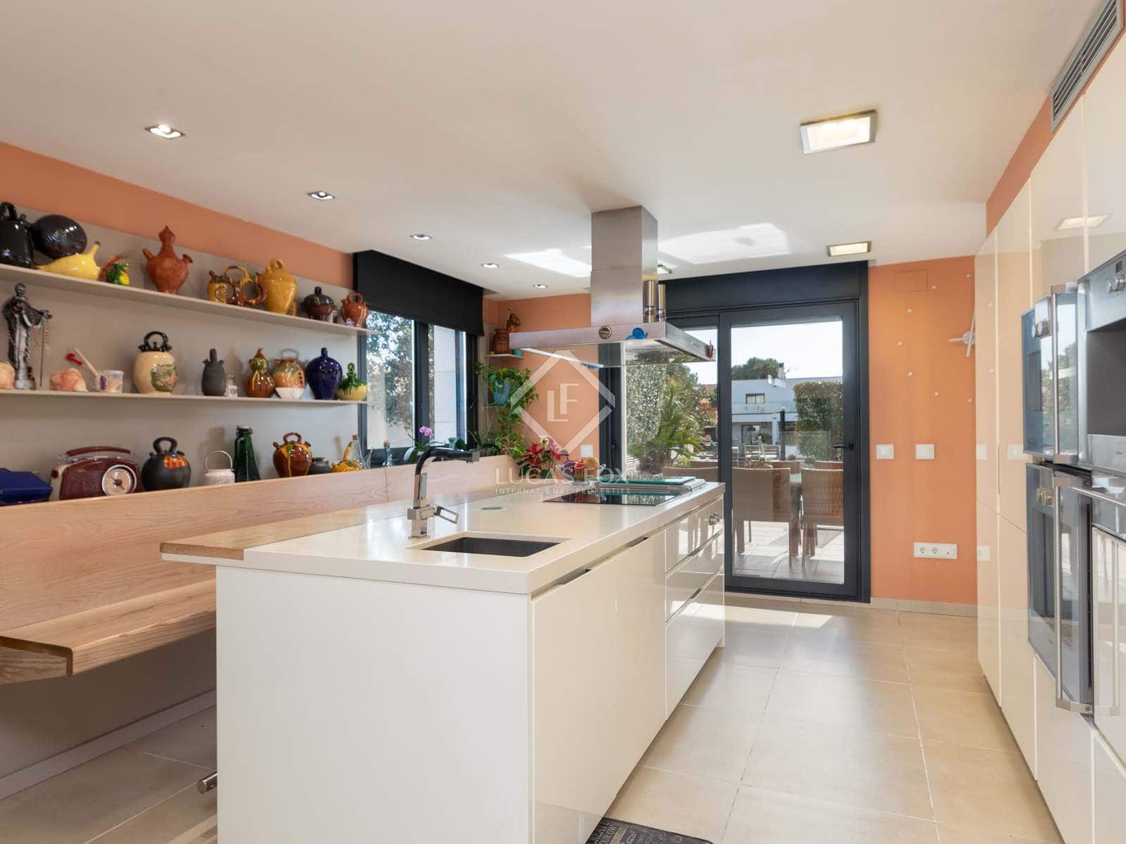 5 bedroom Villa for sale in Roses with pool garage - € 1,900,000 (Ref: 6663678)