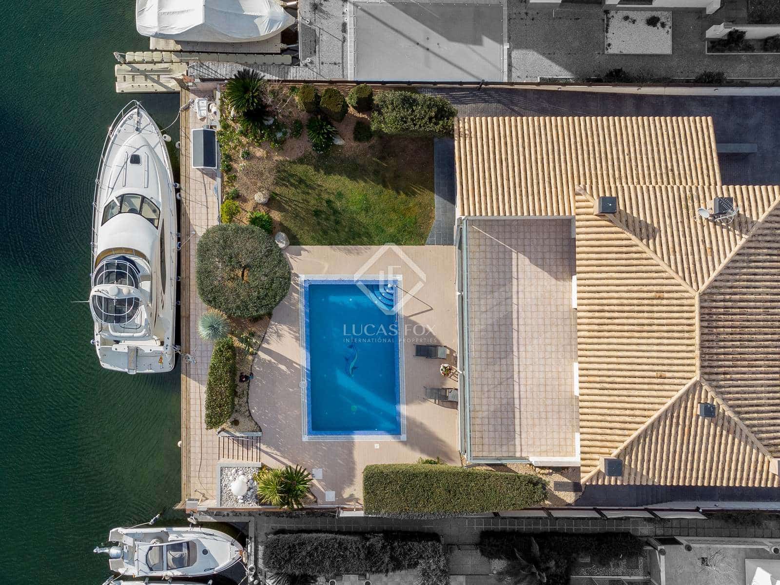 5 bedroom Villa for sale in Roses with pool garage - € 1,900,000 (Ref: 6663678)