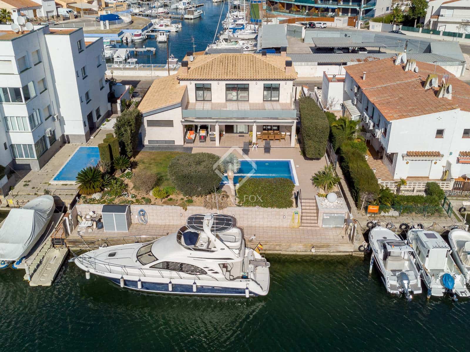 5 bedroom Villa for sale in Roses with pool garage - € 1,900,000 (Ref: 6663678)