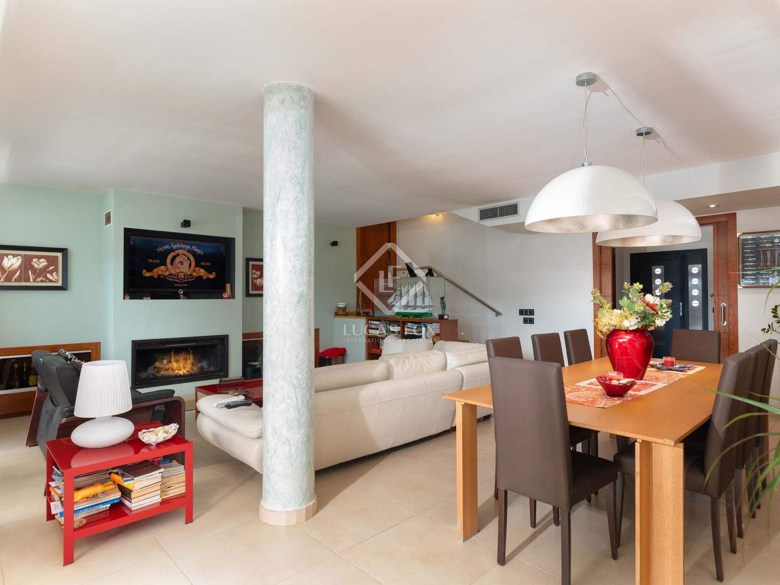 5 bedroom Villa for sale in Roses with pool garage - € 1,900,000 (Ref: 6663678)
