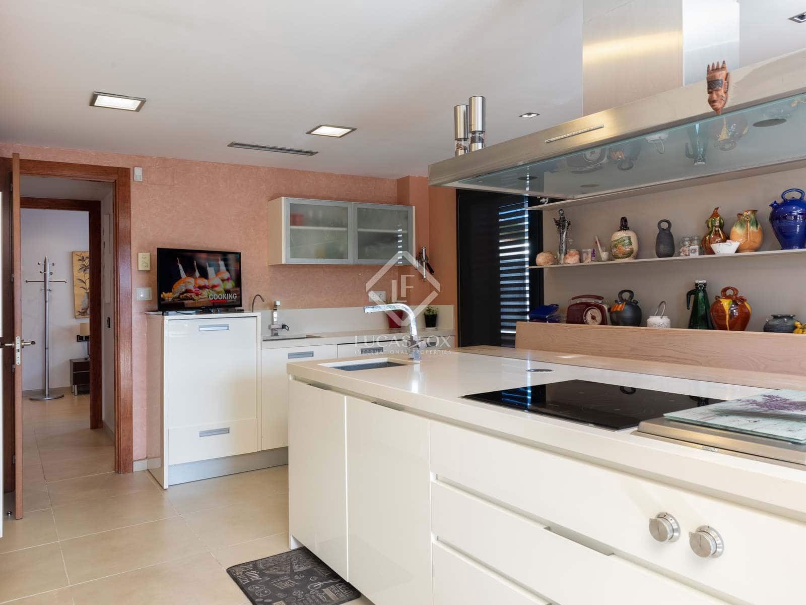 5 bedroom Villa for sale in Roses with pool garage - € 1,900,000 (Ref: 6663678)