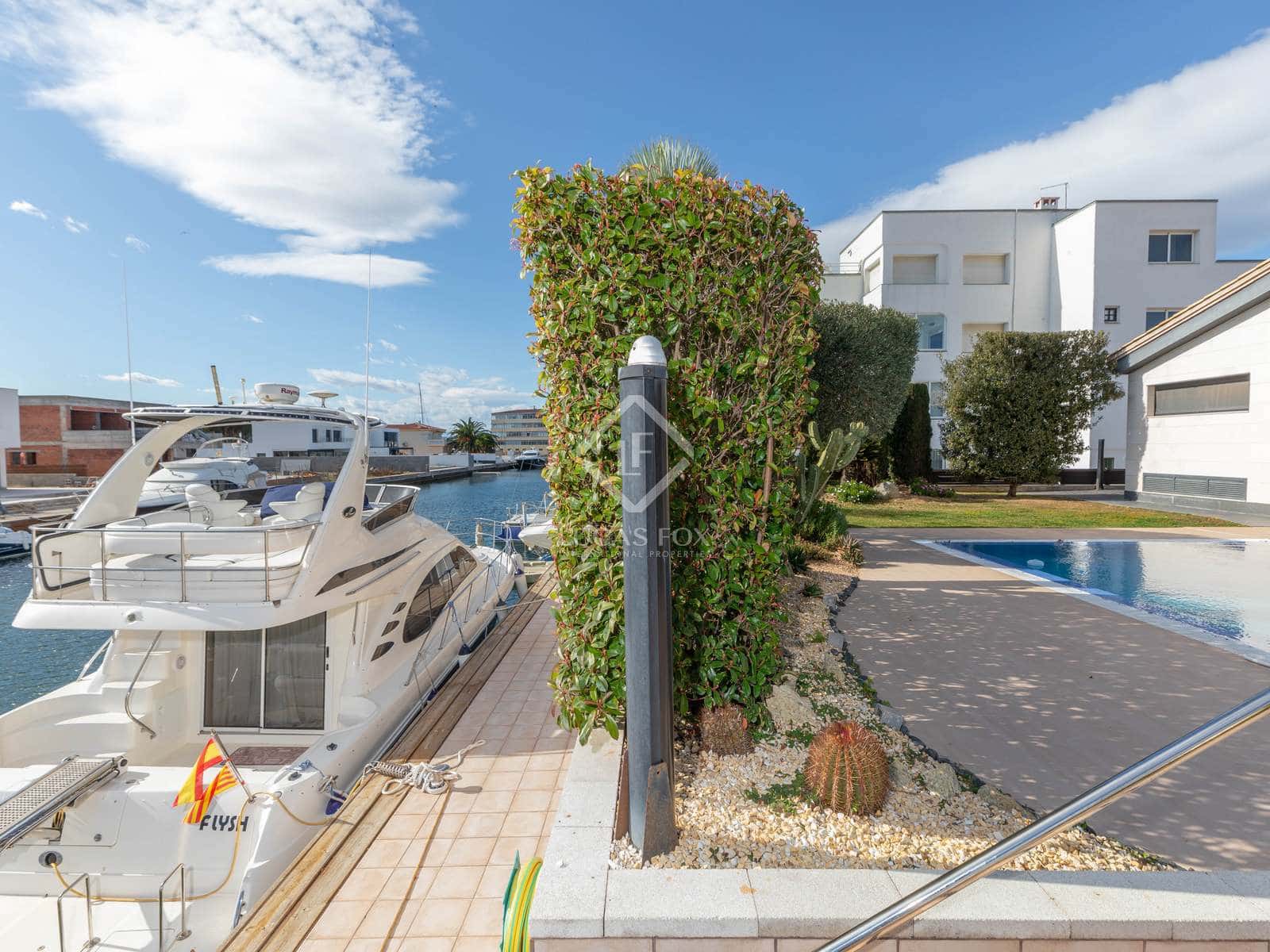 5 bedroom Villa for sale in Roses with pool garage - € 1,900,000 (Ref: 6663678)