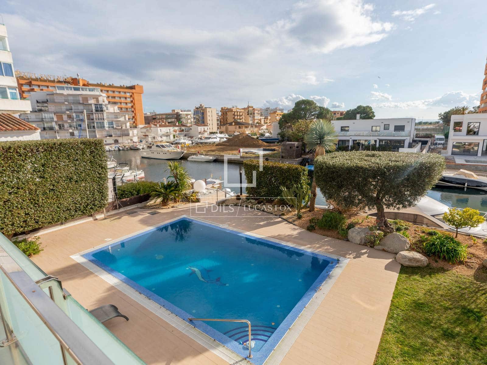 5 bedroom Villa for sale in Roses with pool garage - € 1,900,000 (Ref: 6663678)