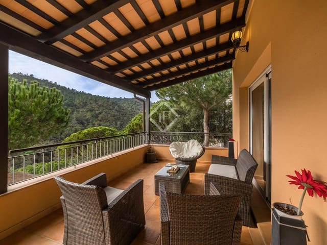 5 bedroom Villa for sale in Sant Feliu de Guíxols with pool garage - € 795,000 (Ref: 6663683)