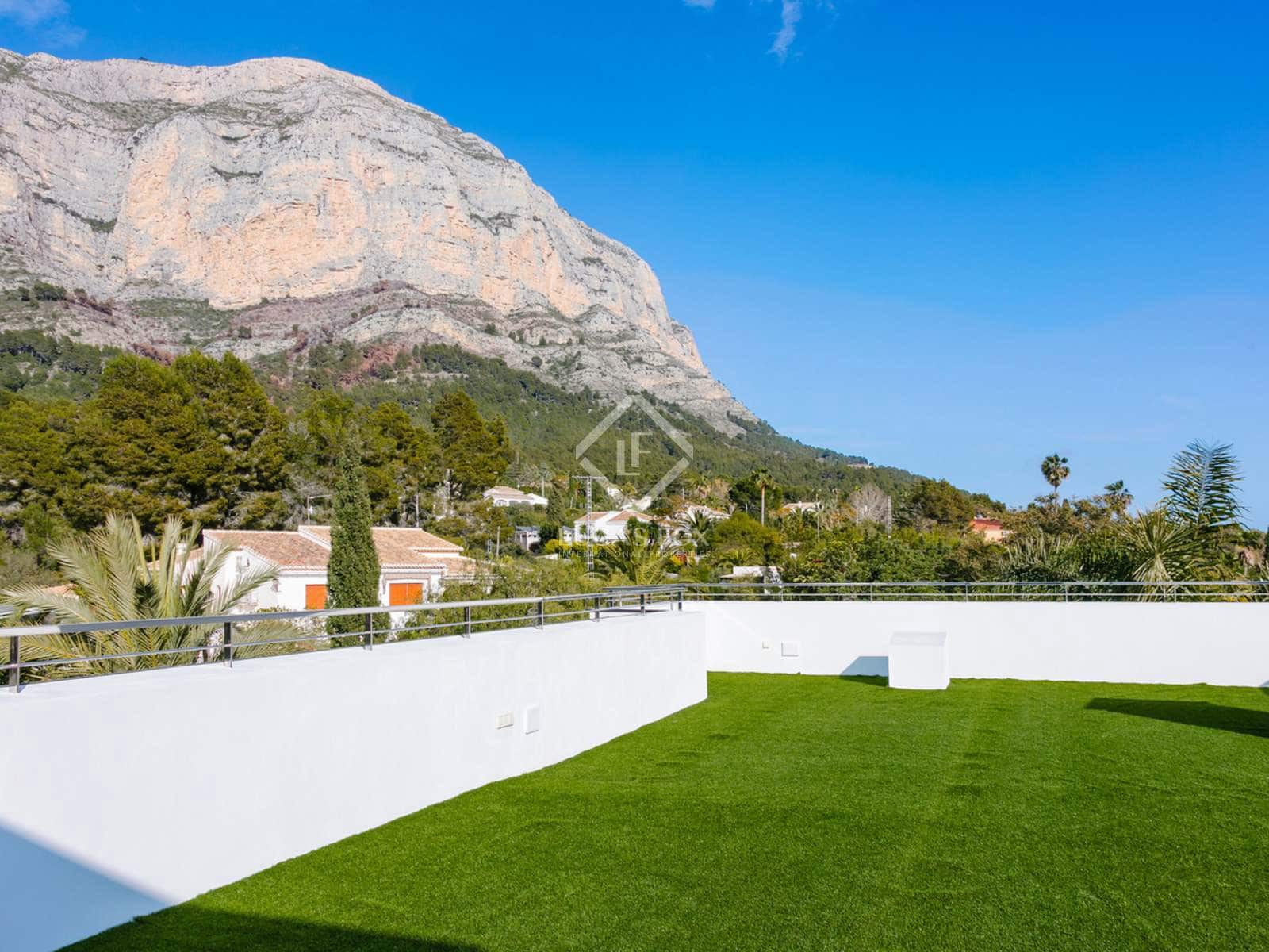 4 bedroom Villa for sale in Javea / Xabia with pool garage - € 2,950,000 (Ref: 6701068)