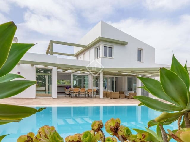 4 slaapkamer Villa te koop in Ciutadella de Menorca met zwembad garage - € 1.470.000 (Ref: 6712567)