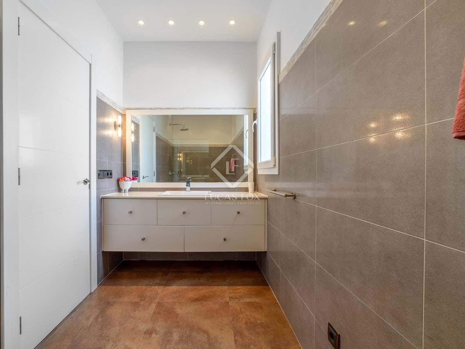 4 sypialnia Willa na sprzedaż w Ciutadella de Menorca z basenem garażem - 1 470 000 € (Ref: 6712567)