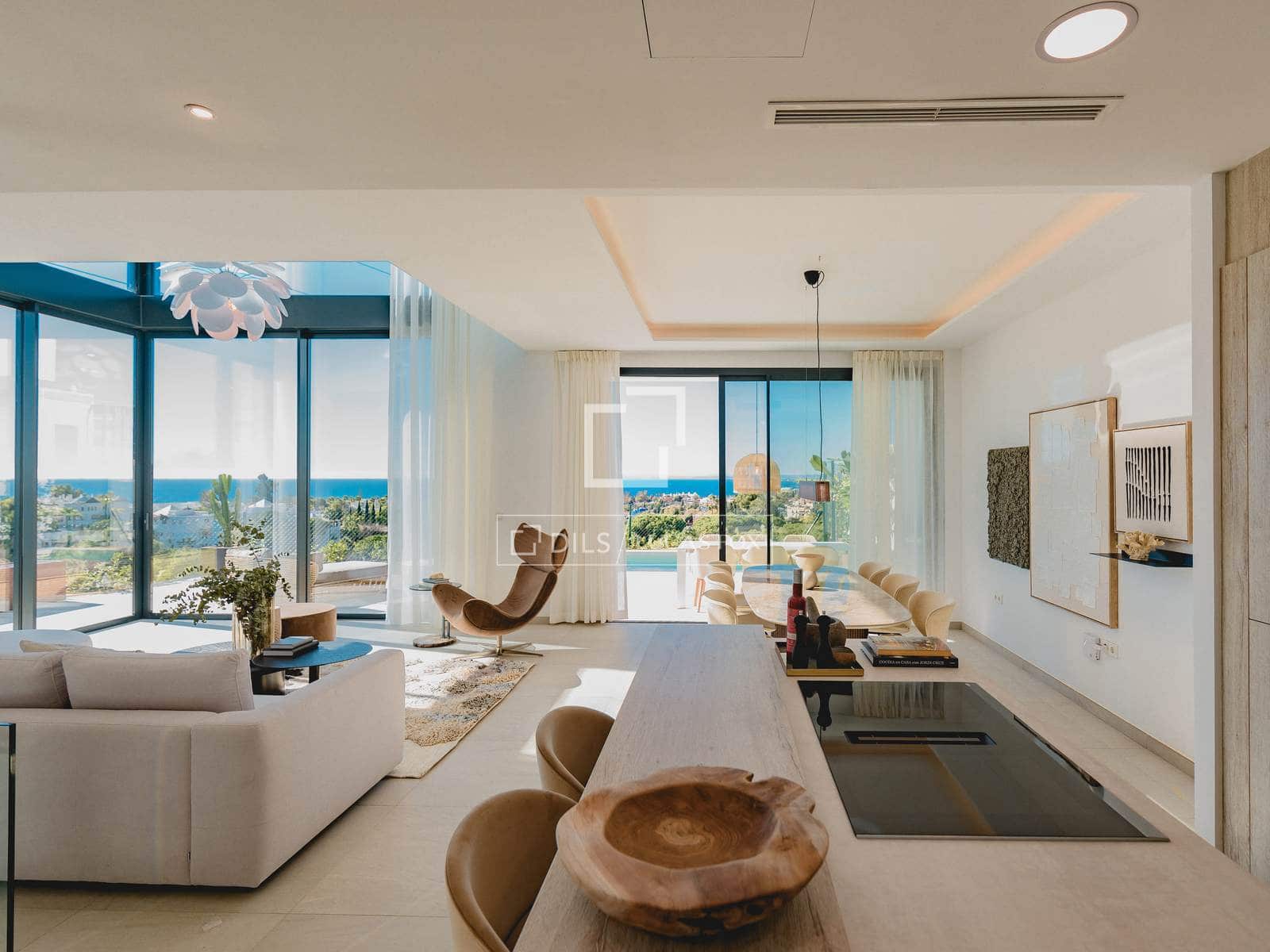 4 bedroom Villa for sale in Marbella with pool garage - € 1,890,000 (Ref: 6750765)