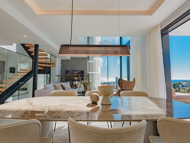 4 bedroom Villa for sale in Marbella with pool garage - € 1,890,000 (Ref: 6750765)