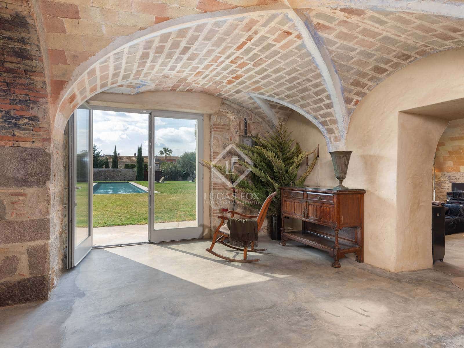 12 soveværelse Finca/Landehus til salg i Vilacolum med swimmingpool garage - € 2.350.000 (Ref: 6776532)