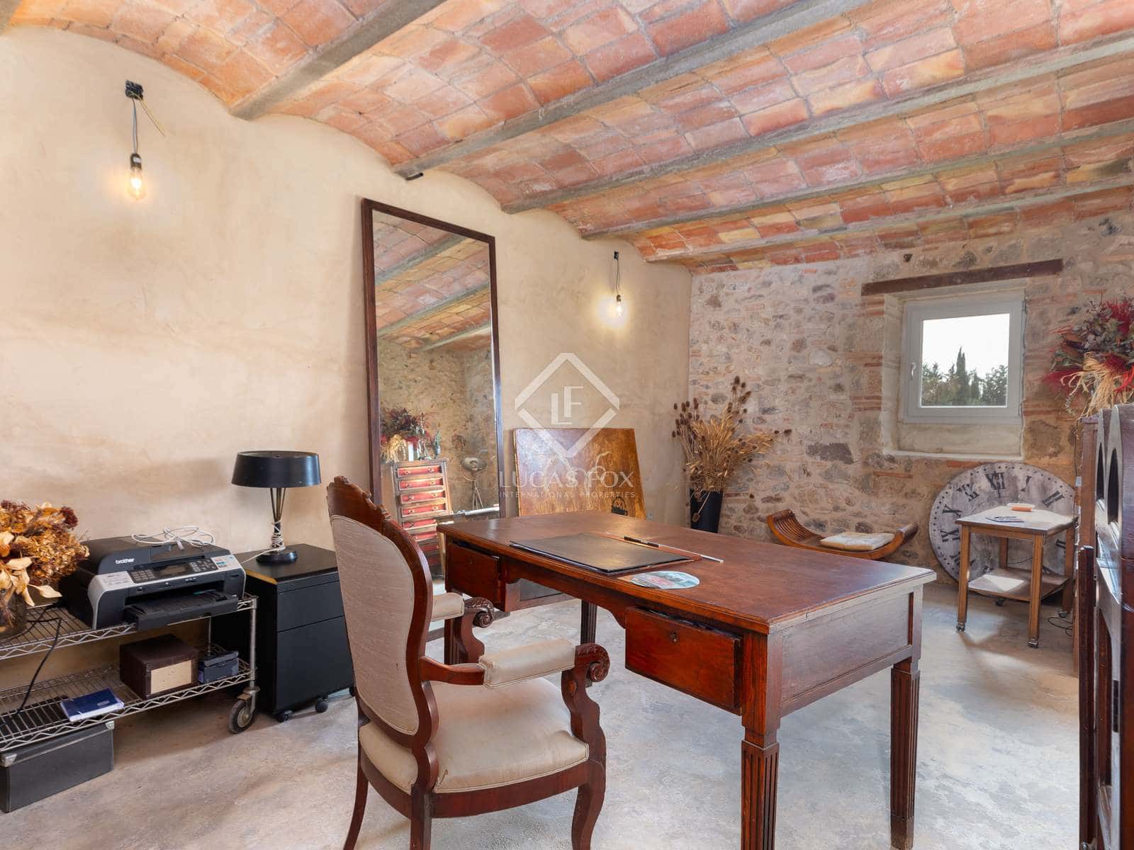 12 soveværelse Finca/Landehus til salg i Vilacolum med swimmingpool garage - € 2.350.000 (Ref: 6776532)