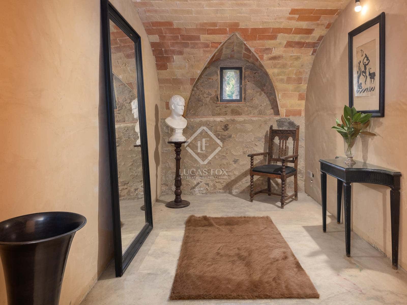 12 soveværelse Finca/Landehus til salg i Vilacolum med swimmingpool garage - € 2.350.000 (Ref: 6776532)