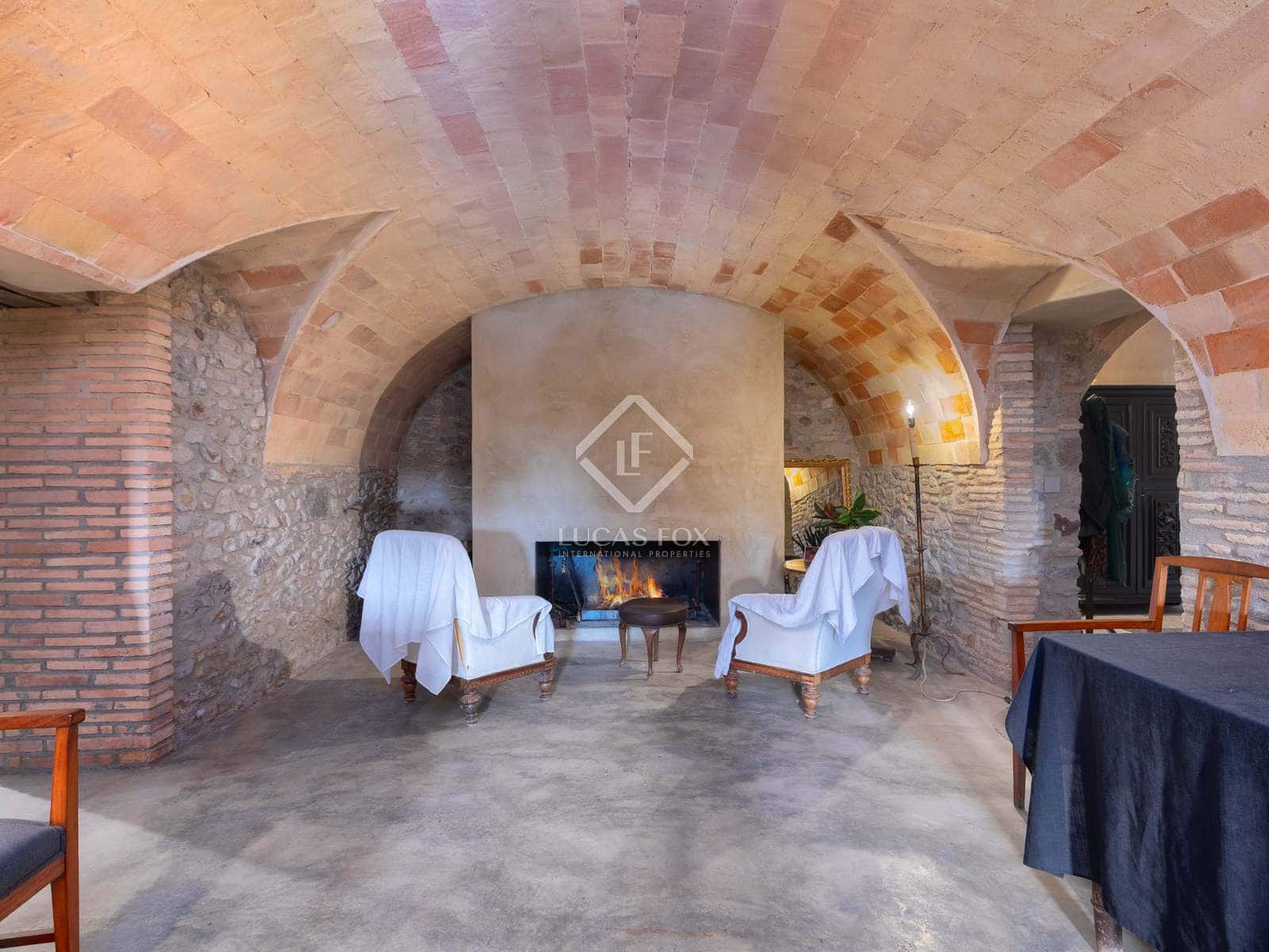 12 soveværelse Finca/Landehus til salg i Vilacolum med swimmingpool garage - € 2.350.000 (Ref: 6776532)