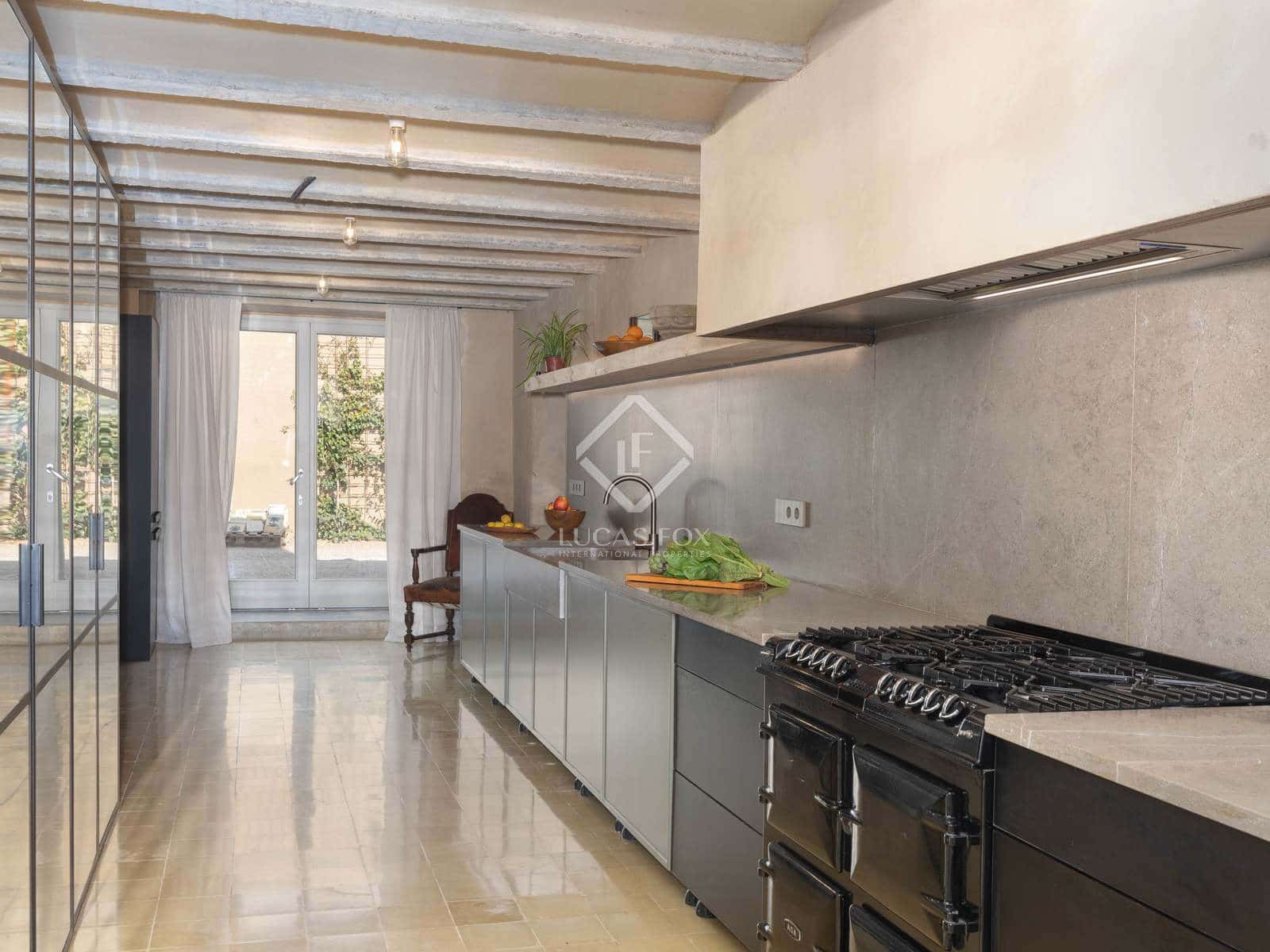 12 soveværelse Finca/Landehus til salg i Vilacolum med swimmingpool garage - € 2.350.000 (Ref: 6776532)