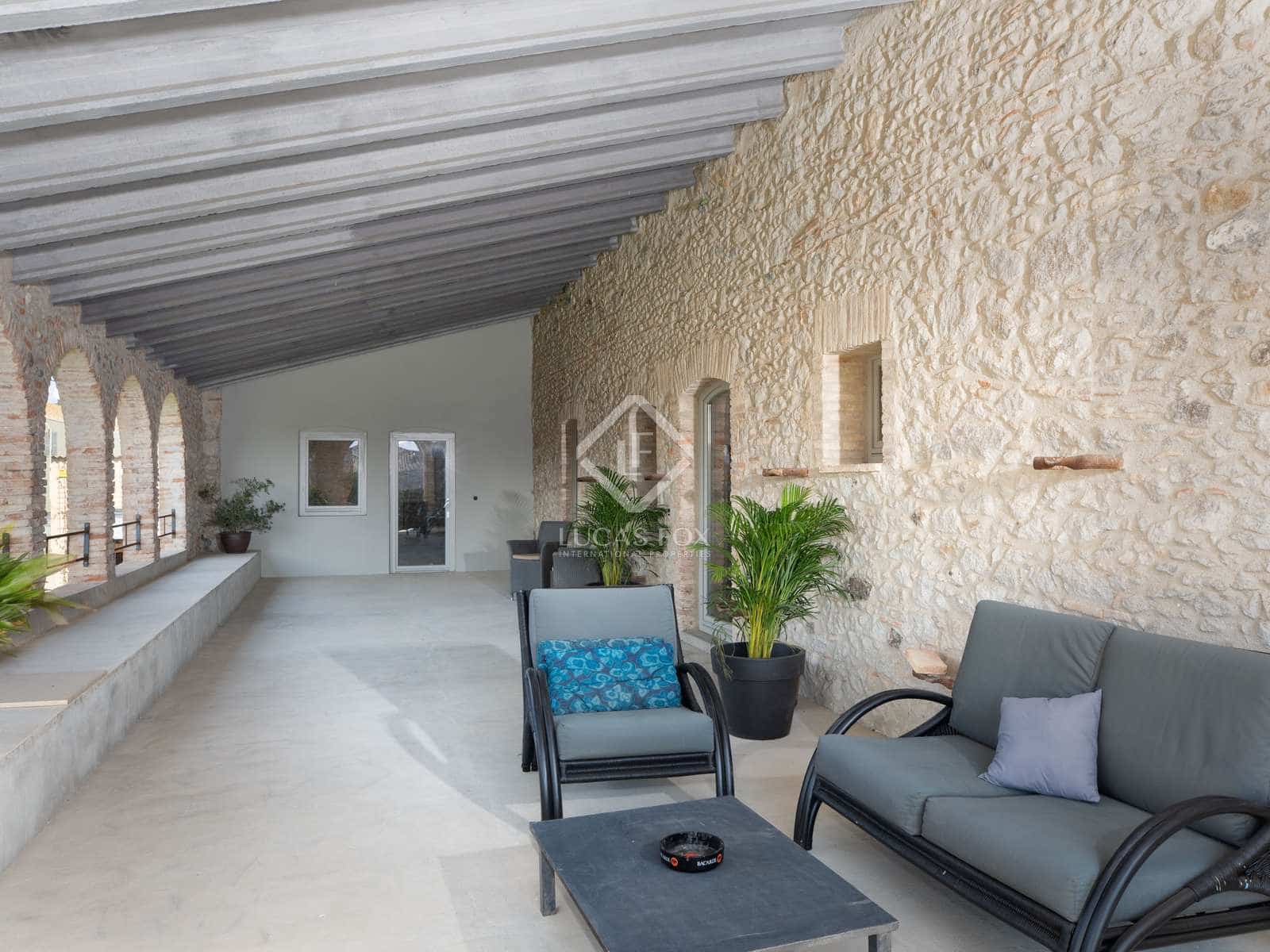 12 soveværelse Finca/Landehus til salg i Vilacolum med swimmingpool garage - € 2.350.000 (Ref: 6776532)