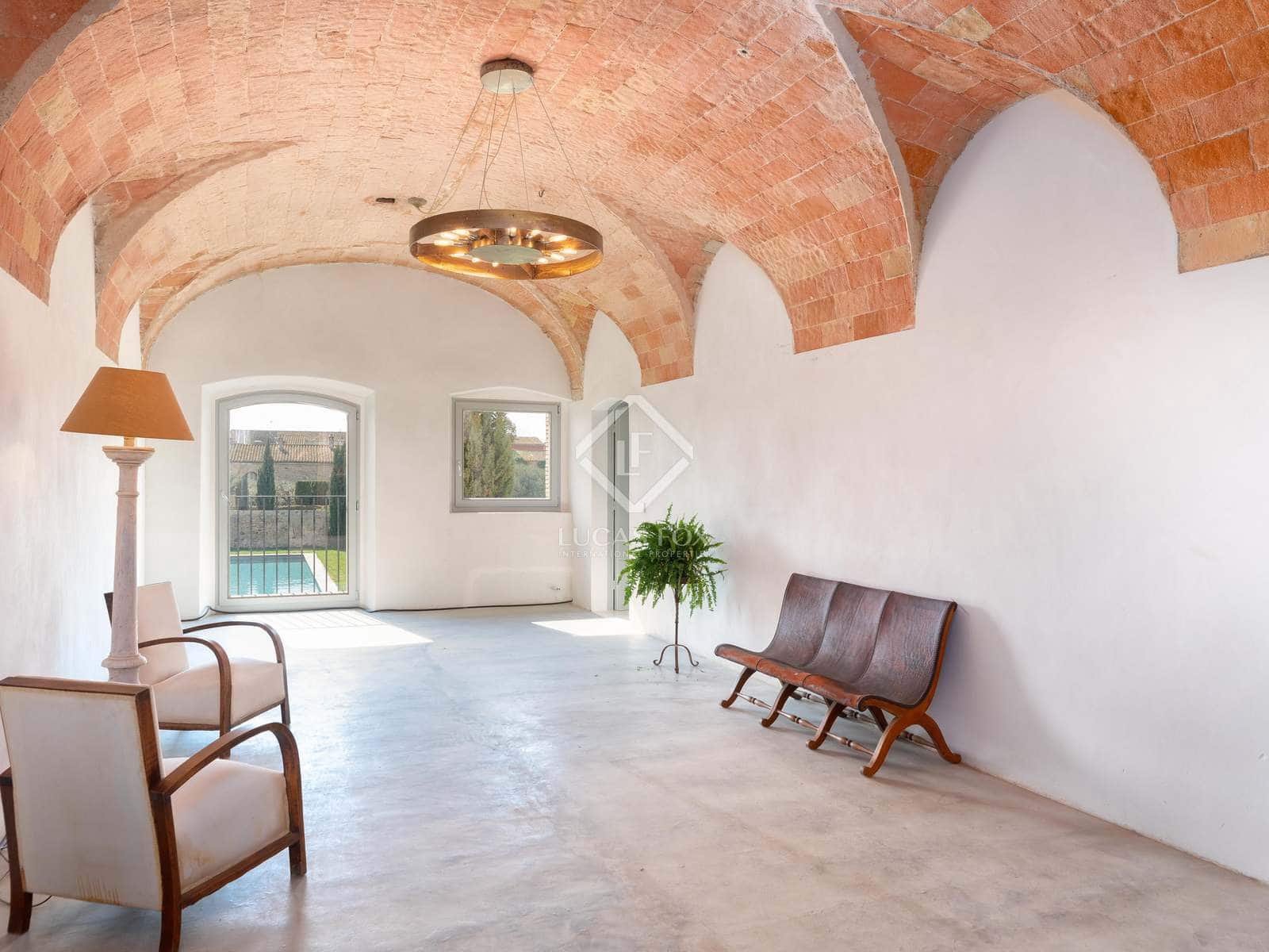 12 soveværelse Finca/Landehus til salg i Vilacolum med swimmingpool garage - € 2.350.000 (Ref: 6776532)