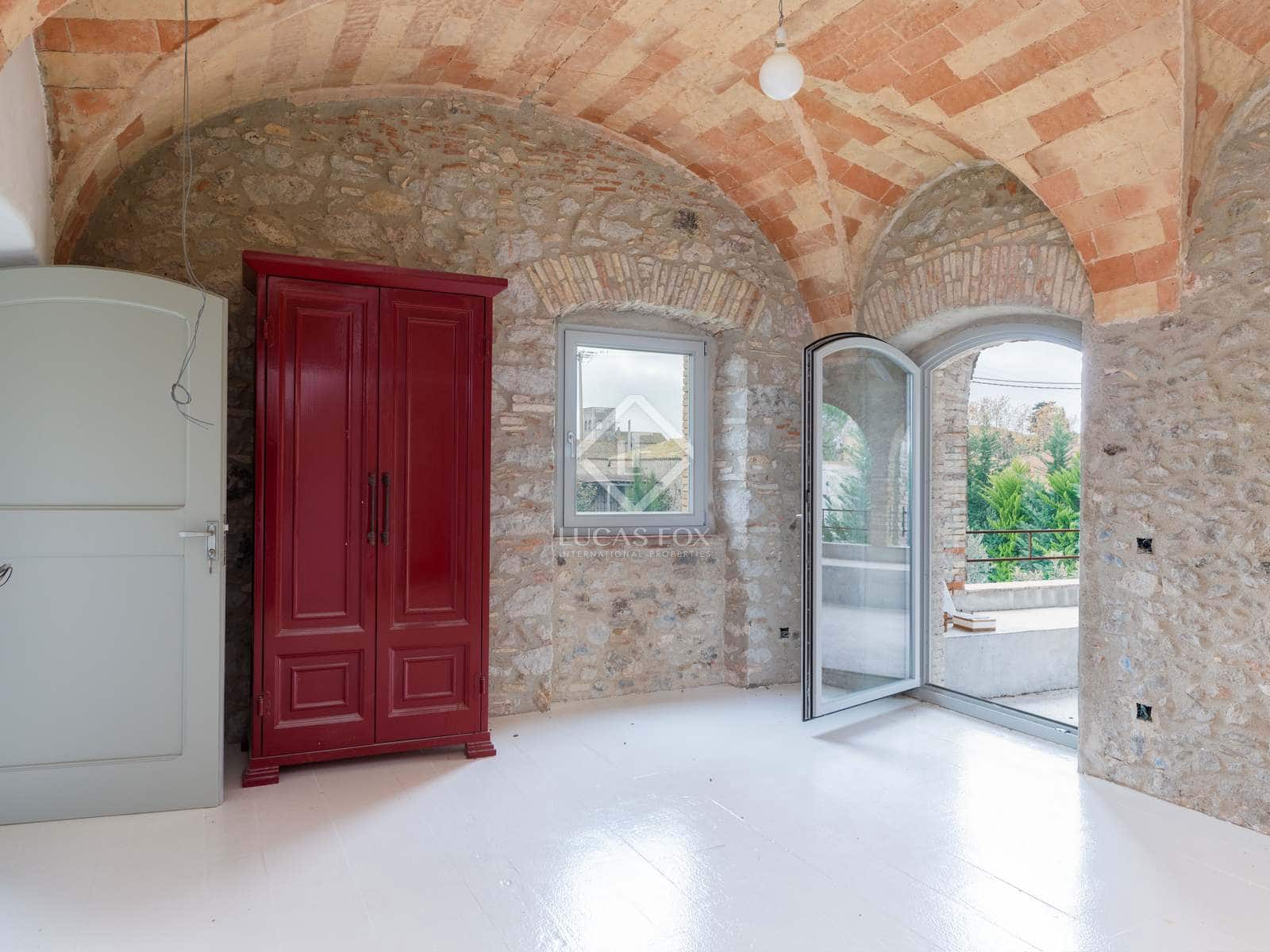 12 soveværelse Finca/Landehus til salg i Vilacolum med swimmingpool garage - € 2.350.000 (Ref: 6776532)