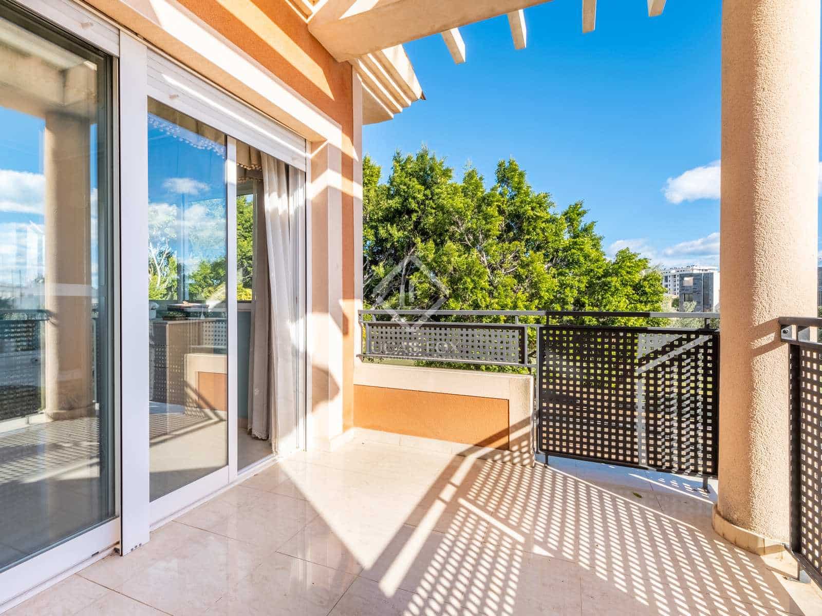 4 sypialnia Willa na sprzedaż w Miasto Alicante / Alacant z basenem garażem - 955 000 € (Ref: 6794038)