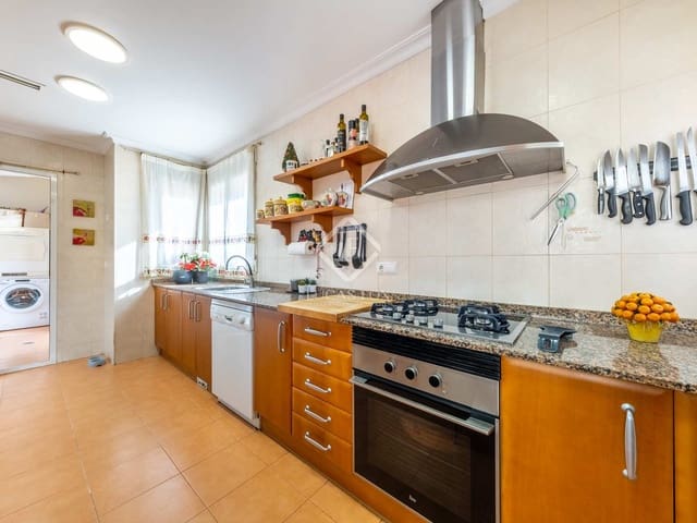 4 sypialnia Willa na sprzedaż w Miasto Alicante / Alacant z basenem garażem - 955 000 € (Ref: 6794038)