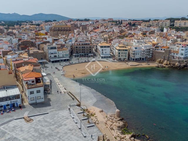 6 bedroom Villa for sale in L'Escala with garage - € 3,200,000 (Ref: 6819289)