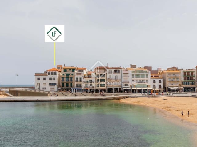 6 bedroom Villa for sale in L'Escala with garage - € 3,200,000 (Ref: 6819289)