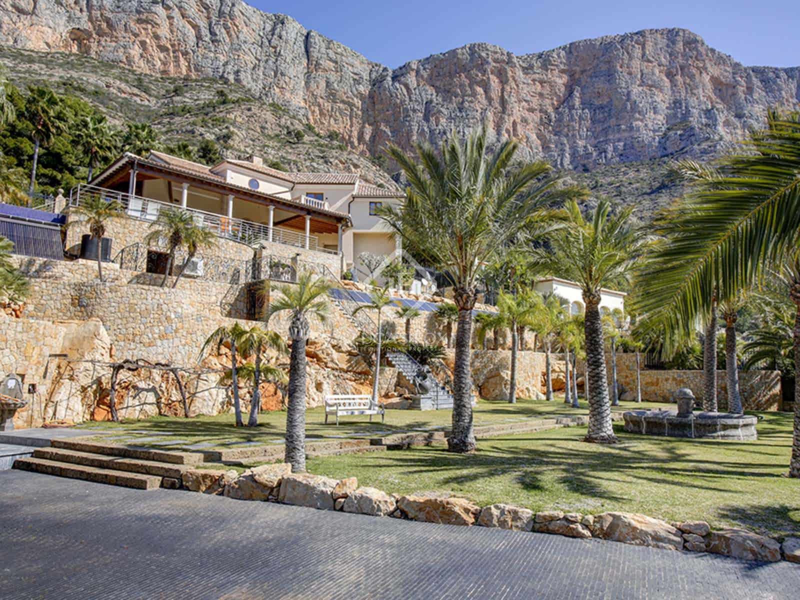 4 sypialnia Willa na sprzedaż w Javea / Xabia z basenem garażem - 3 750 000 € (Ref: 6834374)