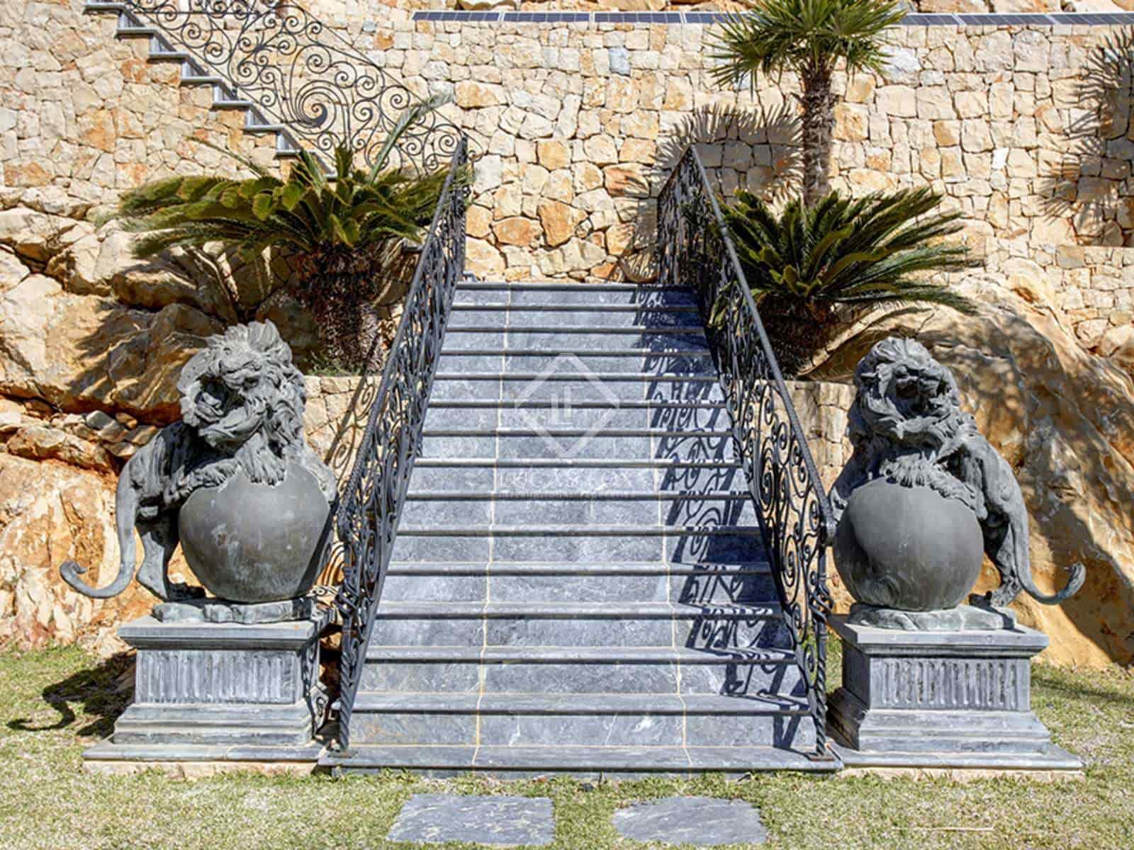 4 sypialnia Willa na sprzedaż w Javea / Xabia z basenem garażem - 3 750 000 € (Ref: 6834374)