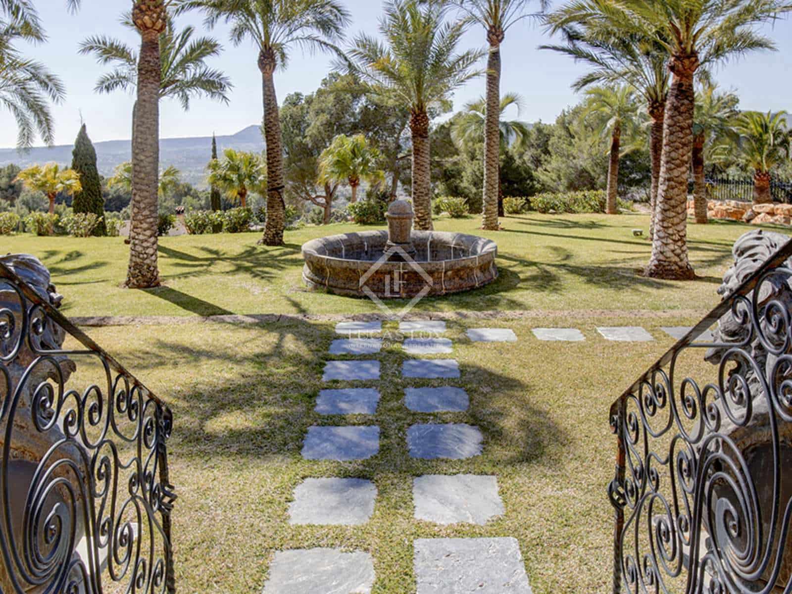 4 sypialnia Willa na sprzedaż w Javea / Xabia z basenem garażem - 3 750 000 € (Ref: 6834374)