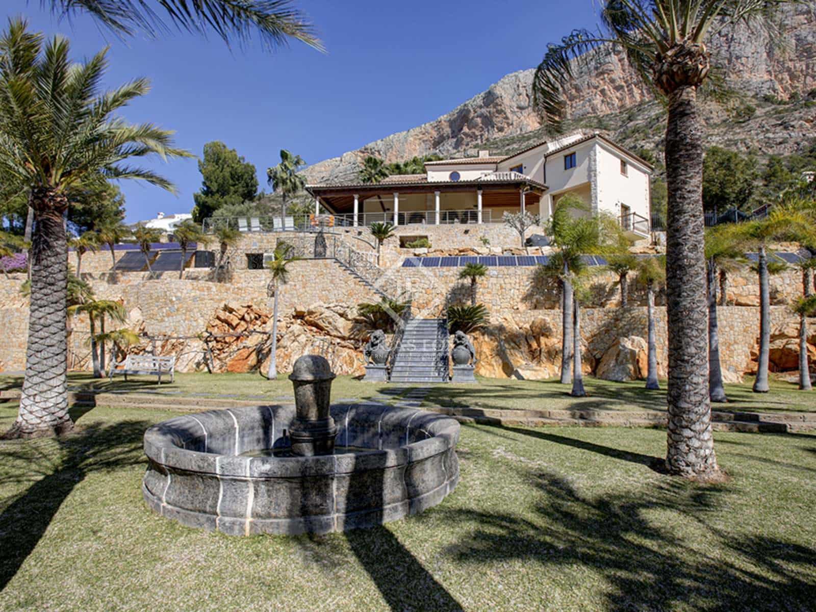4 sypialnia Willa na sprzedaż w Javea / Xabia z basenem garażem - 3 750 000 € (Ref: 6834374)