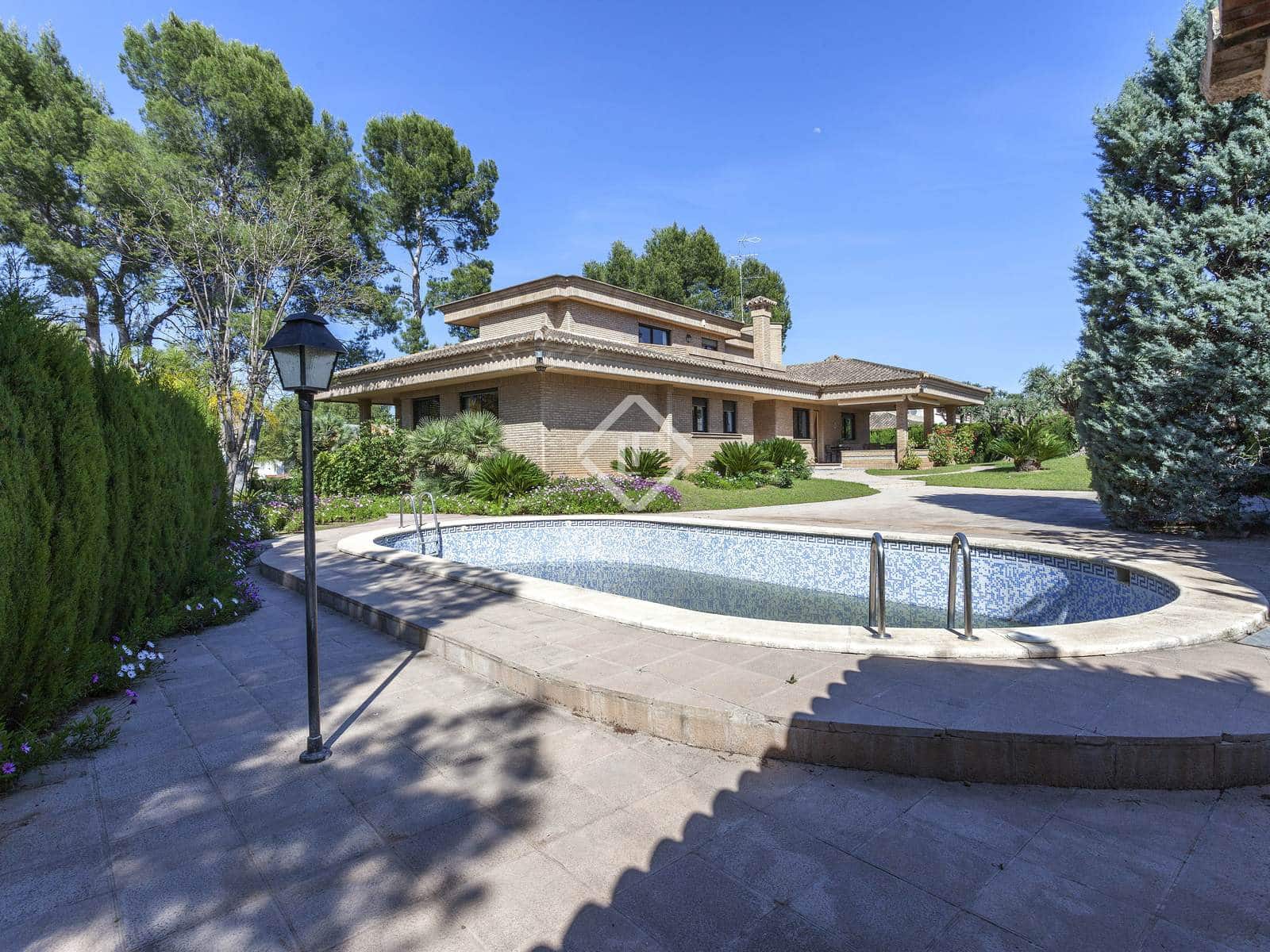 4 soveværelse Villa til salg i L'Eliana med swimmingpool garage - € 1.200.000 (Ref: 6840430)