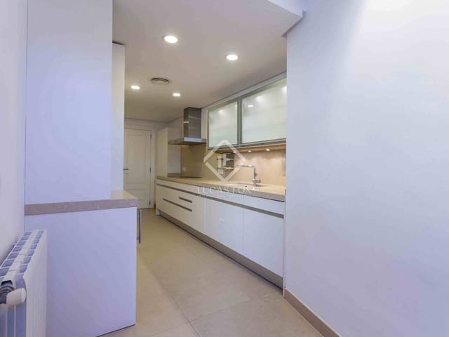 4 bedroom Apartment for sale in Valencia city with garage - € 1,350,000 (Ref: 6840431)