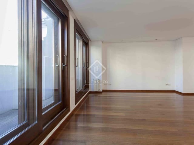 4 bedroom Apartment for sale in Valencia city with garage - € 1,350,000 (Ref: 6840431)